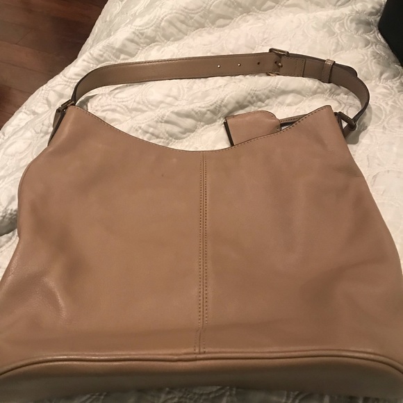 EUC Tory Burch Priscilla bag in Almond - Picture 2 of 8